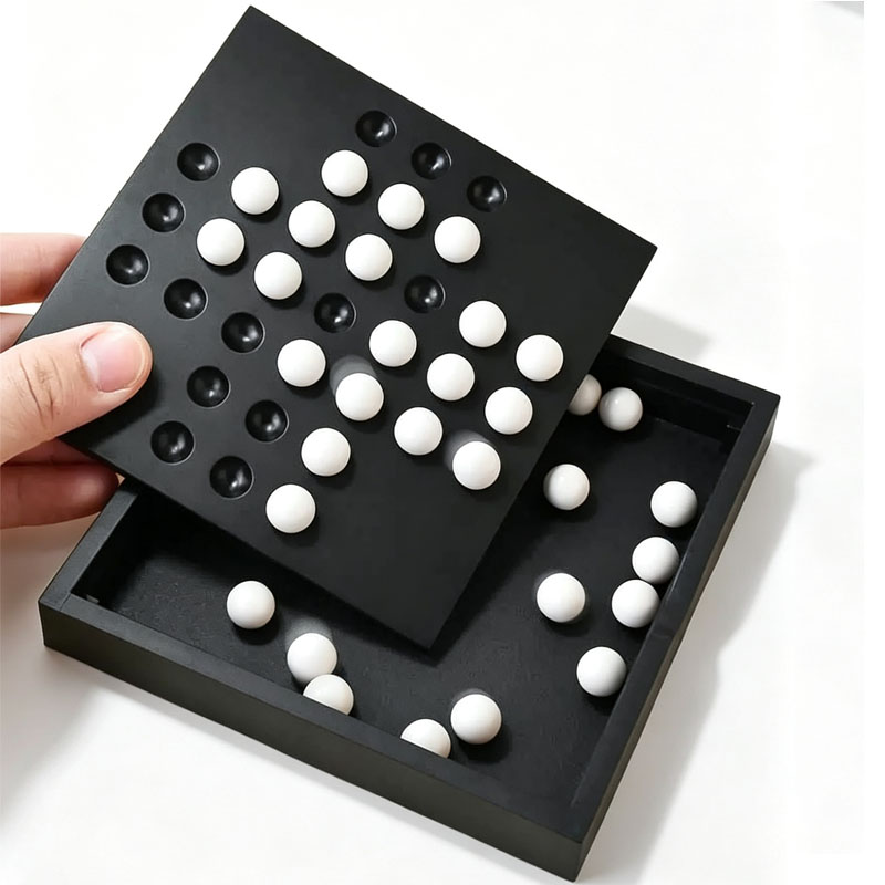 ヨーロッパ風のクラシックなチェスペグソリティア。大人やティー - Strategy Board Game のレビューと価格